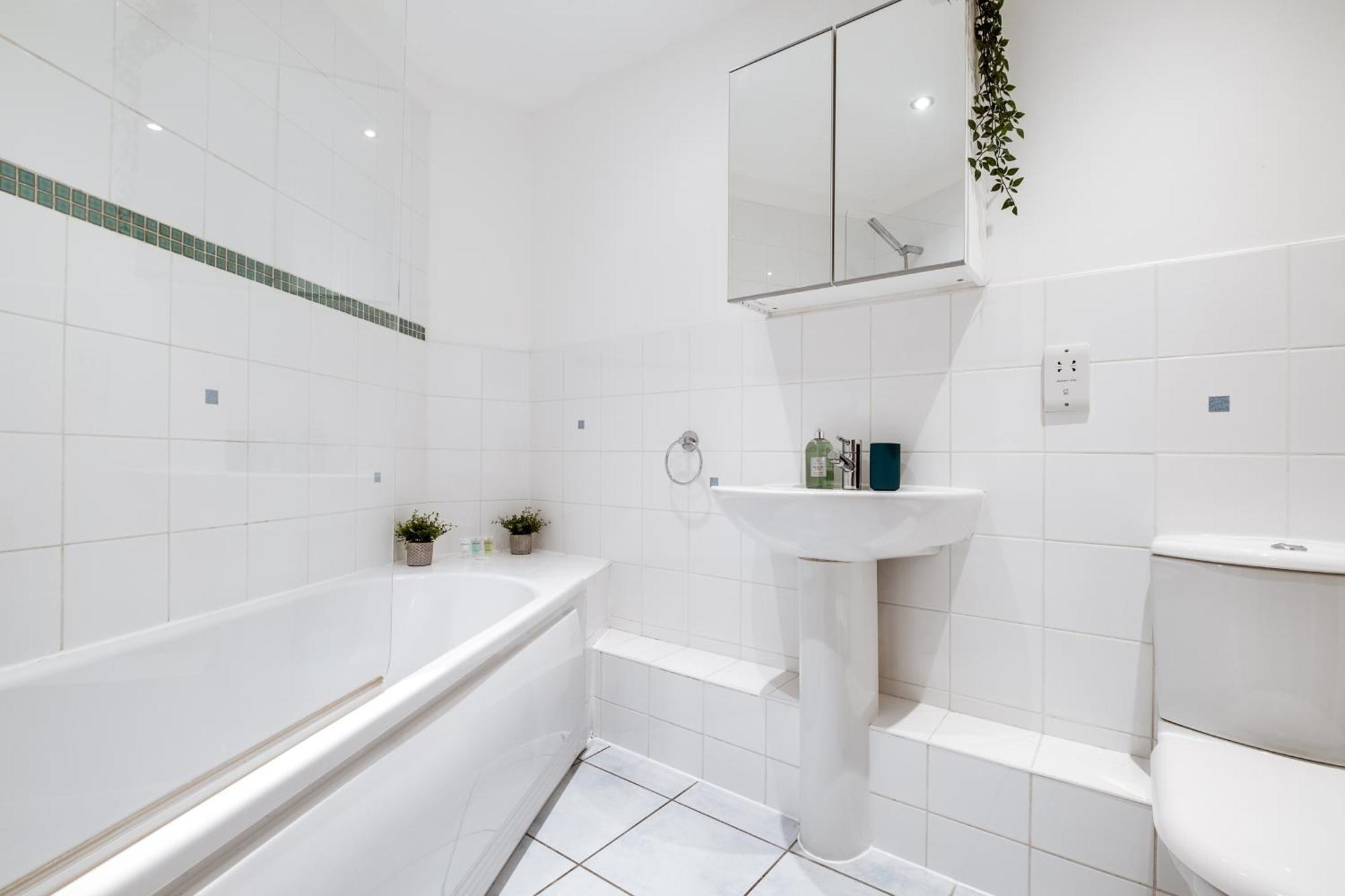 Pluxa Globe - Spacious Apartment In Jq With Parking Birmingham Ngoại thất bức ảnh