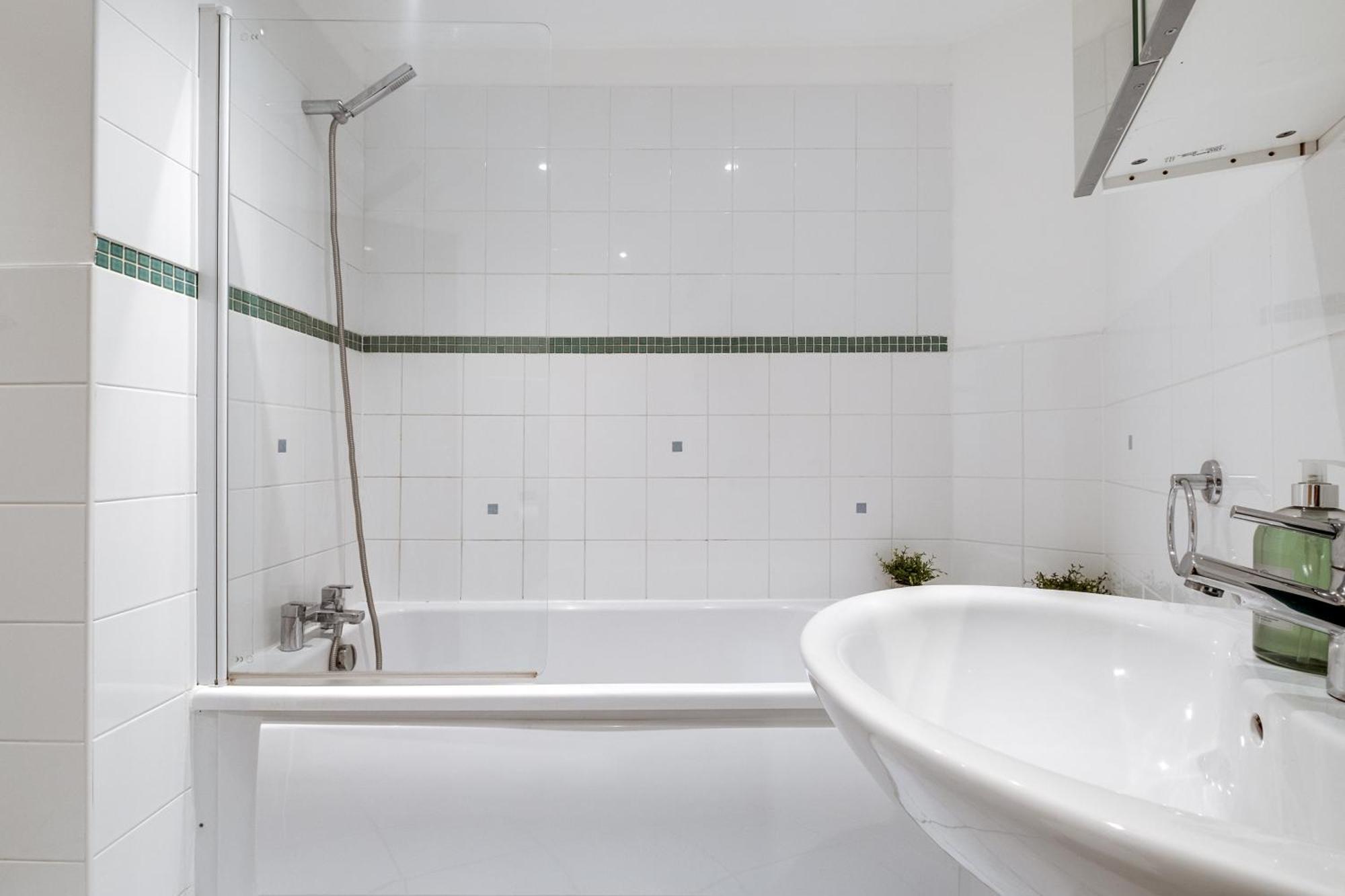 Pluxa Globe - Spacious Apartment In Jq With Parking Birmingham Ngoại thất bức ảnh